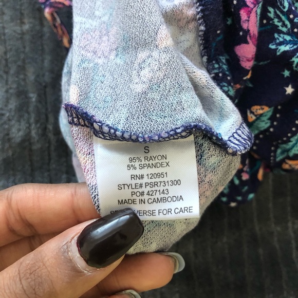 EUC Pink Rose Strappy Cross Front Floral Tank Top - Picture 4 of 5